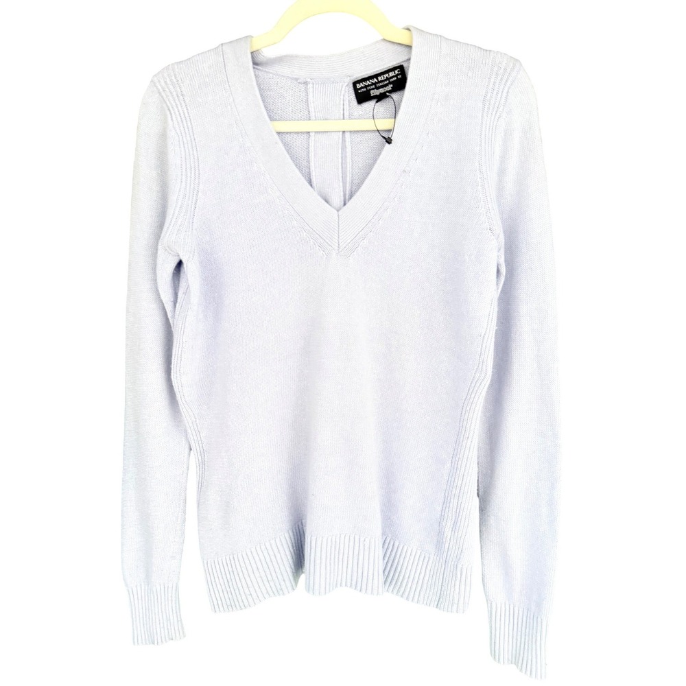 A8 Banana Republic Fine Italian Yarn Merino WooL V‎ Neck Button Back Sweater
